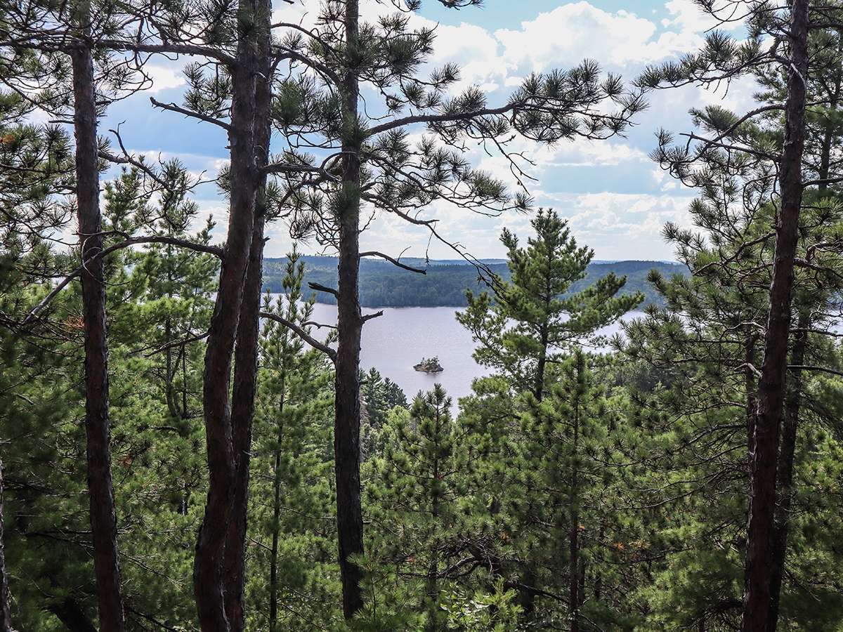 Sentiers pédestres PointeauxRoches Hiking Access to Outdoors